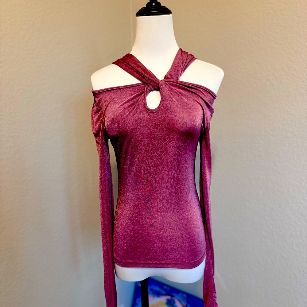 Women's Tops Sexy Tops with Twist Front Cut